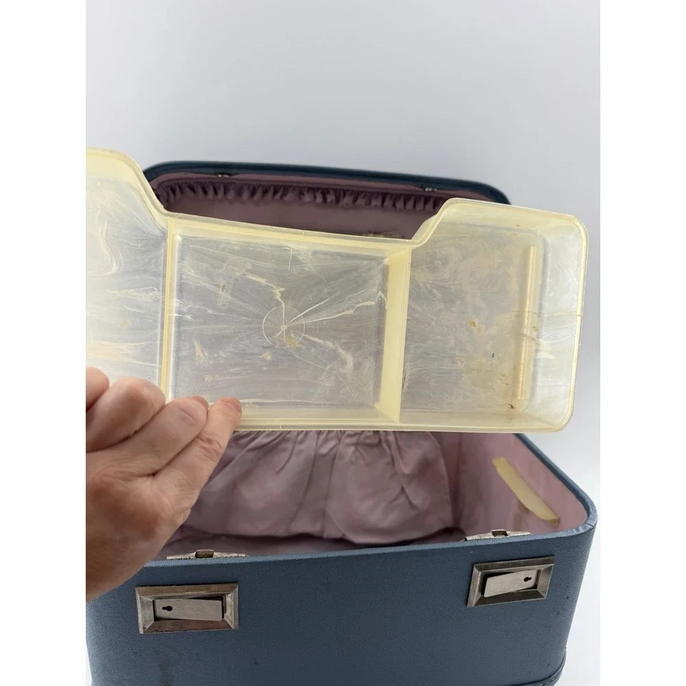 Vintage Wheary Train Case Travel Cosmetic Hard Luggage Suitcase Blue Retro